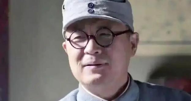 1949年，湘西匪首曹振亚当众跳崖尸骨无存，刘伯承觉得不对劲下令搜山，侦察兵在悬