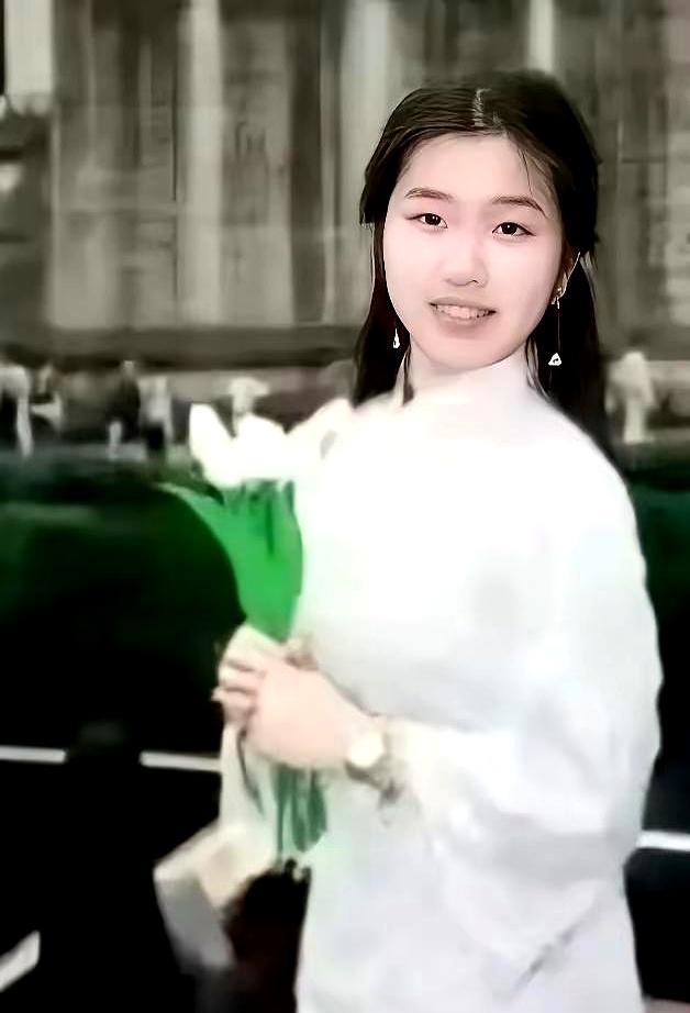 跟读研的侄女聊起那个新闻，我问她，孙馨钰当时怎么就走到了那一步，宁愿跳下去也不退