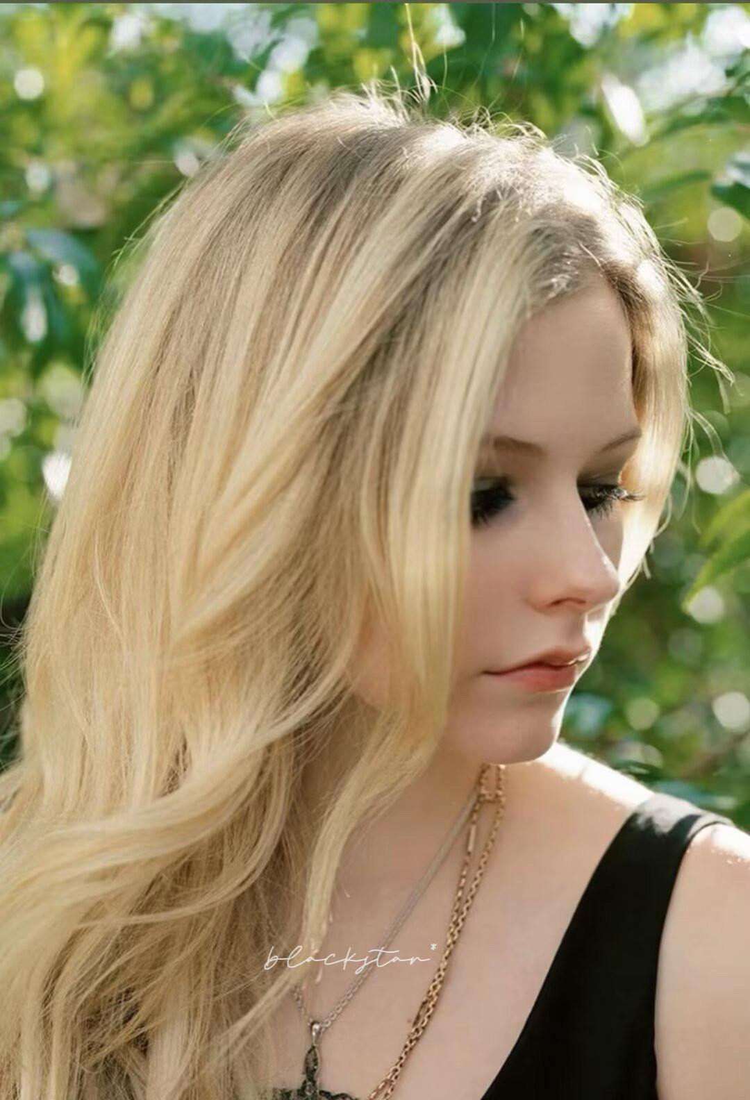 ☆侧脸之神'艾薇儿