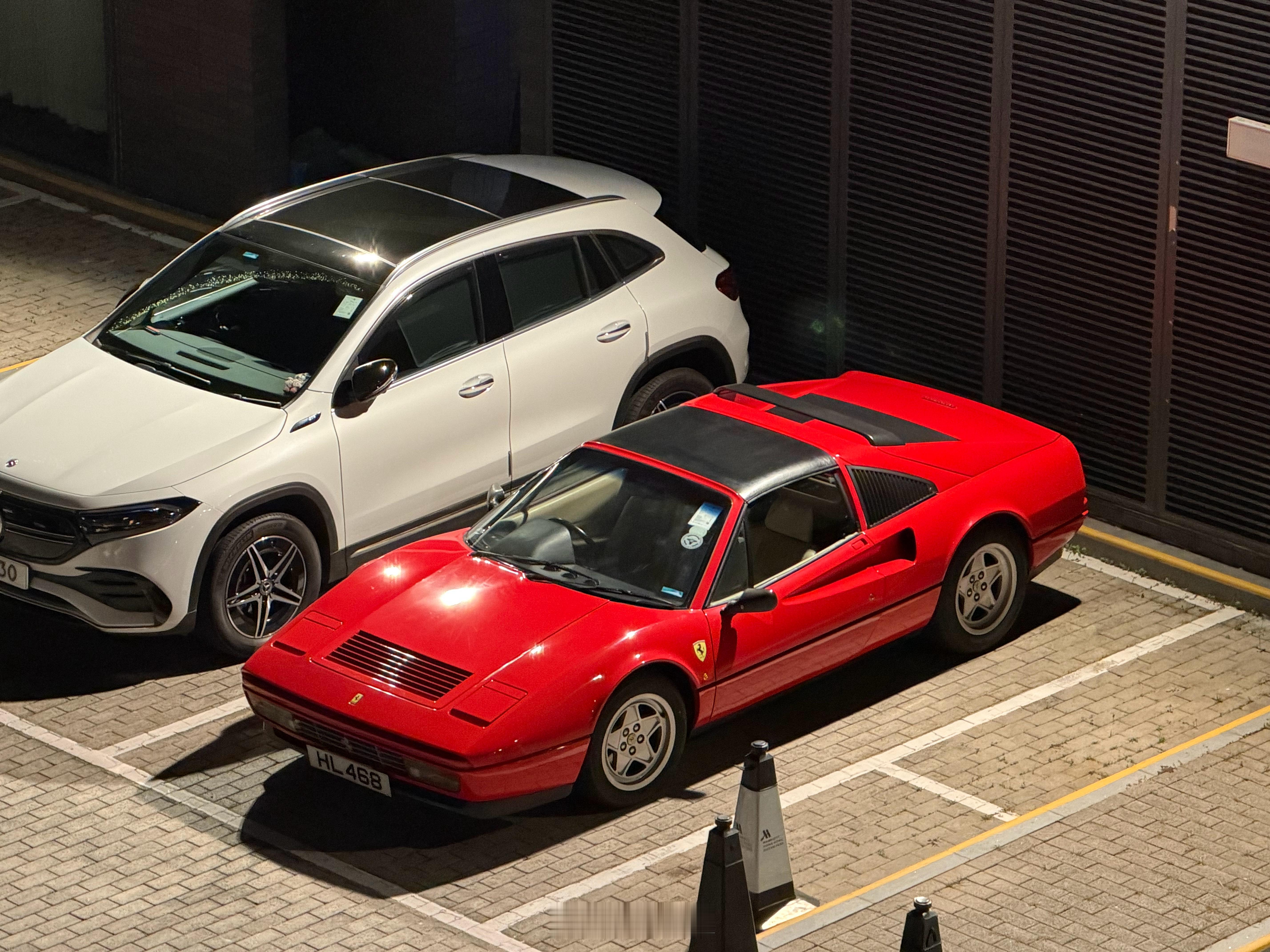 你们能一眼认出来这是什么型号的法拉利吗？法拉利