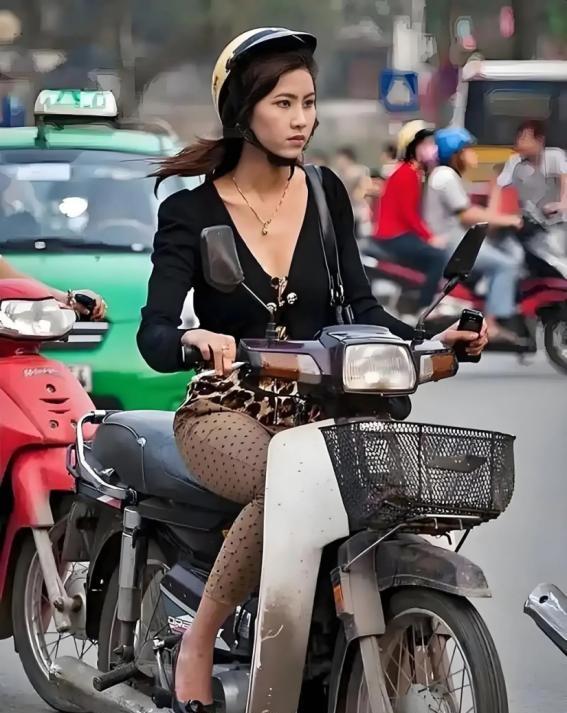 为什么越南上班族都是这么喜欢本田的摩托车，本田摩托车在越南的售价是一万元左右，我