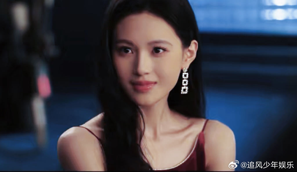 沈羽洁这几步走出豪门感觉了沈羽洁也太贴季明舒了吧！走路自带氛围感，优雅又有气场