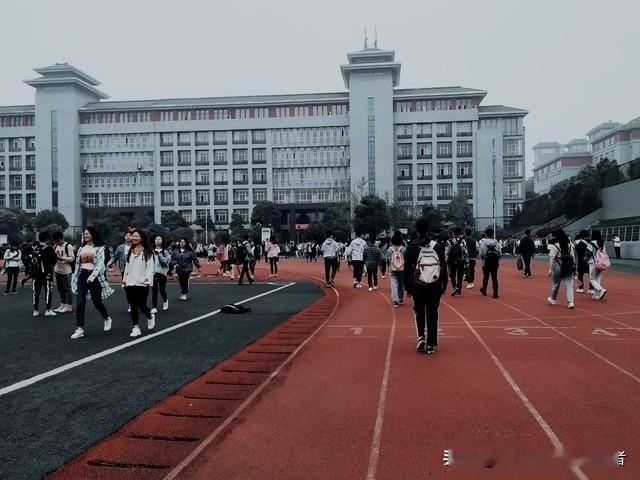 这届初一新生，把我看傻了。苏州高新区实验初级中学，2026级初一，90多个班