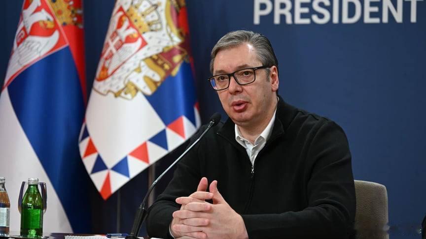 🇷🇸贝尔格莱德军事医学院表示，武契奇的健康状况稳定且令人满意。医生指出，总