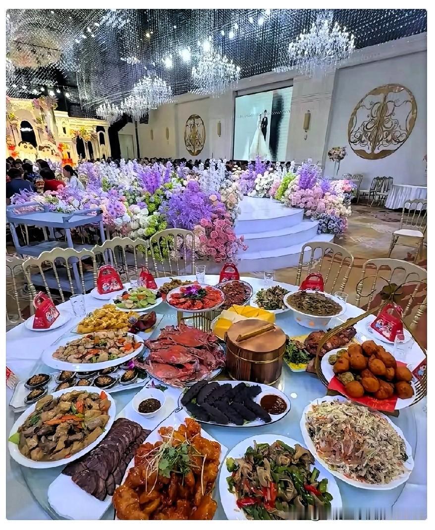 昨天我姑娘结婚，在酒店订了36桌，每桌1200。万万没想到，酒席散场后翻礼单，有