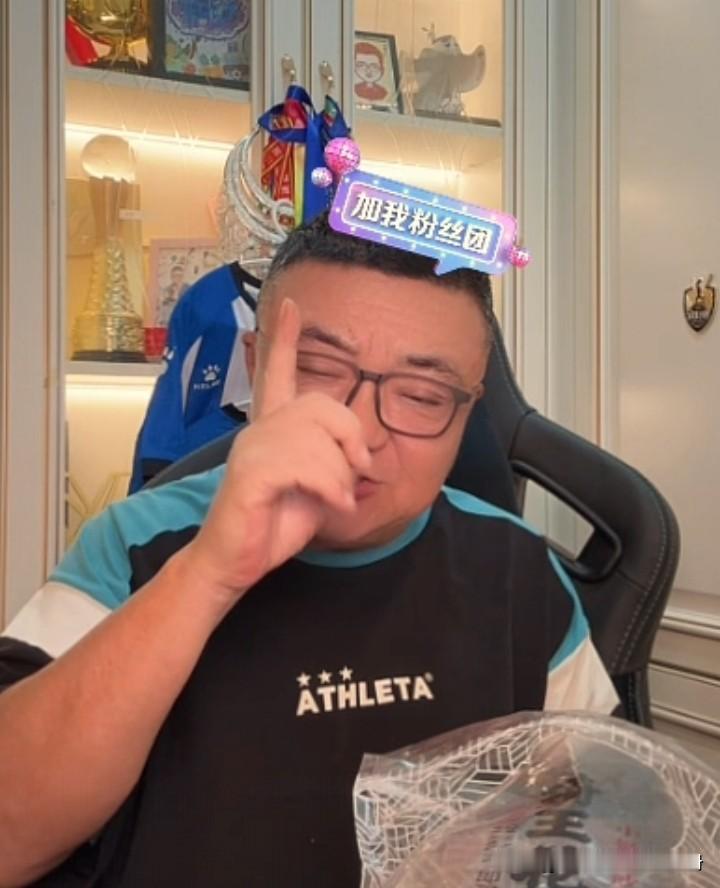 董路一语点破梦中人。董路在直播中说：不能够解决的问题都不叫问题，重要的是要把能
