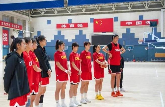 🔥3月女篮战火连天！央视全程直播，双塔迷思+锋线短板全揭秘！3月女篮盛宴来