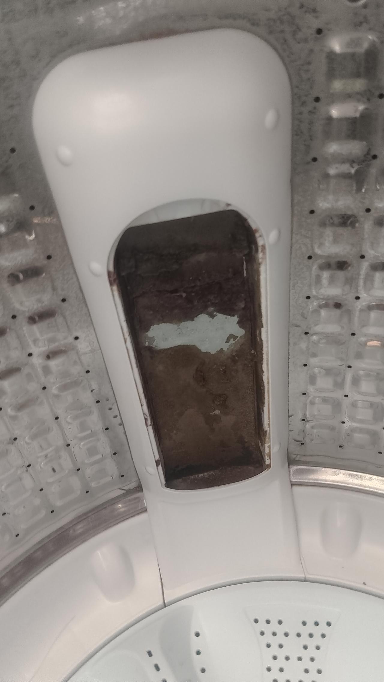 不看不知道，一看吓了我一跳。刚才洗衣服，洗衣机转着转着，突然停了并发出警报器，