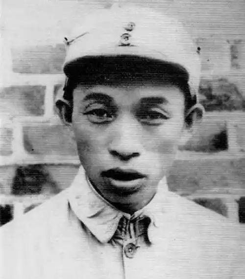 1938年6月，新四军“老虎团”参谋长王必成命二营政委罗维道深入南京侦察。罗维道