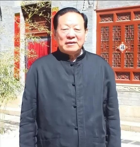 部长夫人烧锅炉八年，总理一通电话揭开感人真相