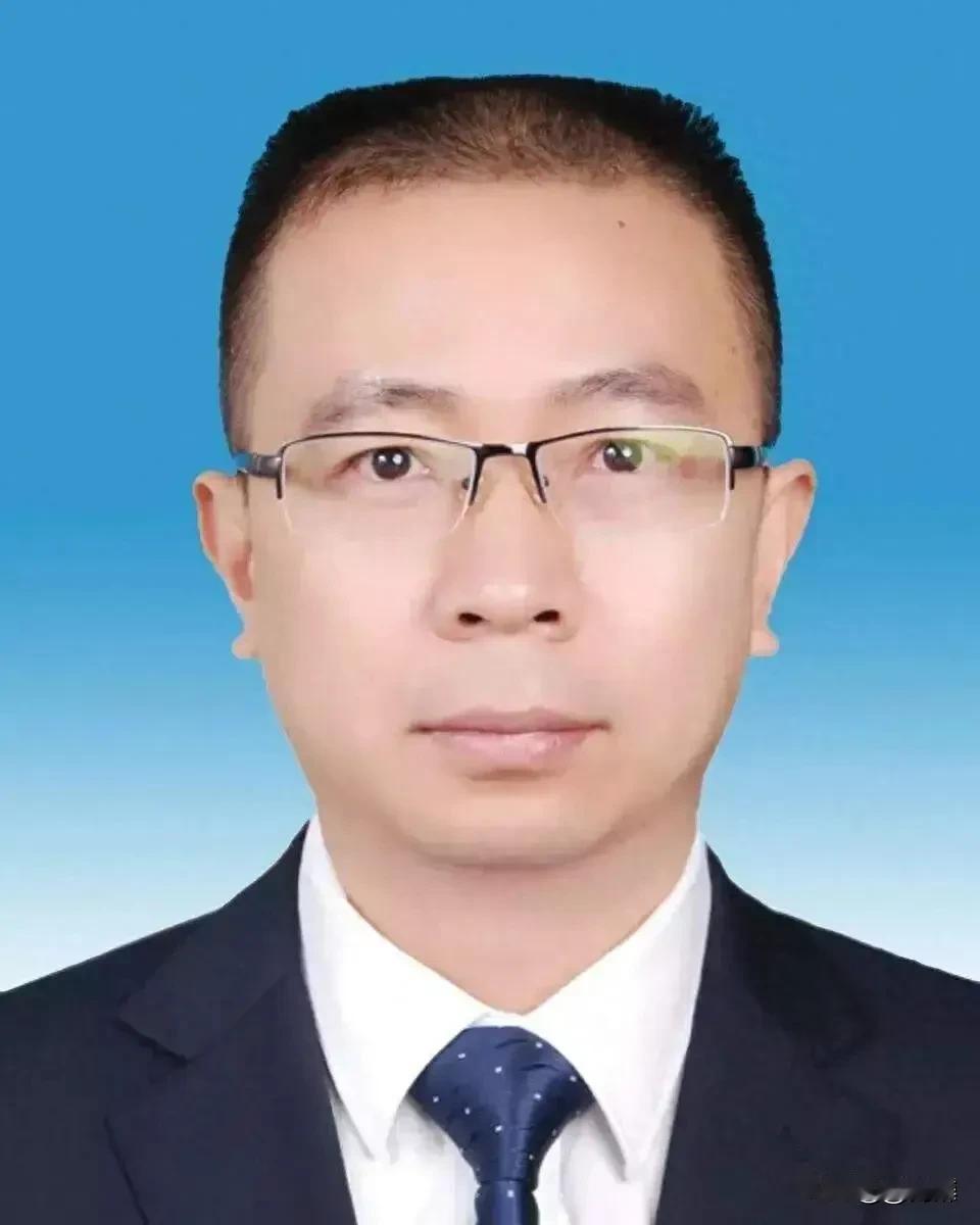 小官小贪，十几年间贪没7.6万余元，算下来每天贪污一包20元的烟钱或者是一顿20