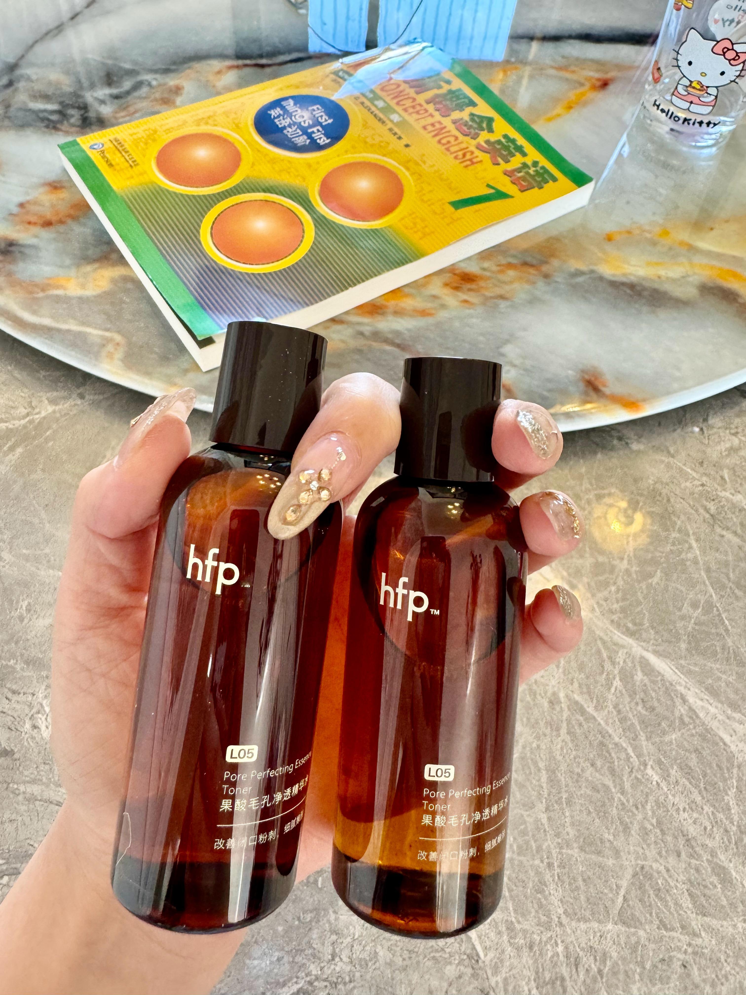 数不清空了多少瓶了冬天用量更大咯每天洗完澡喷全身早起再喷一次好嫩好嫩哇（