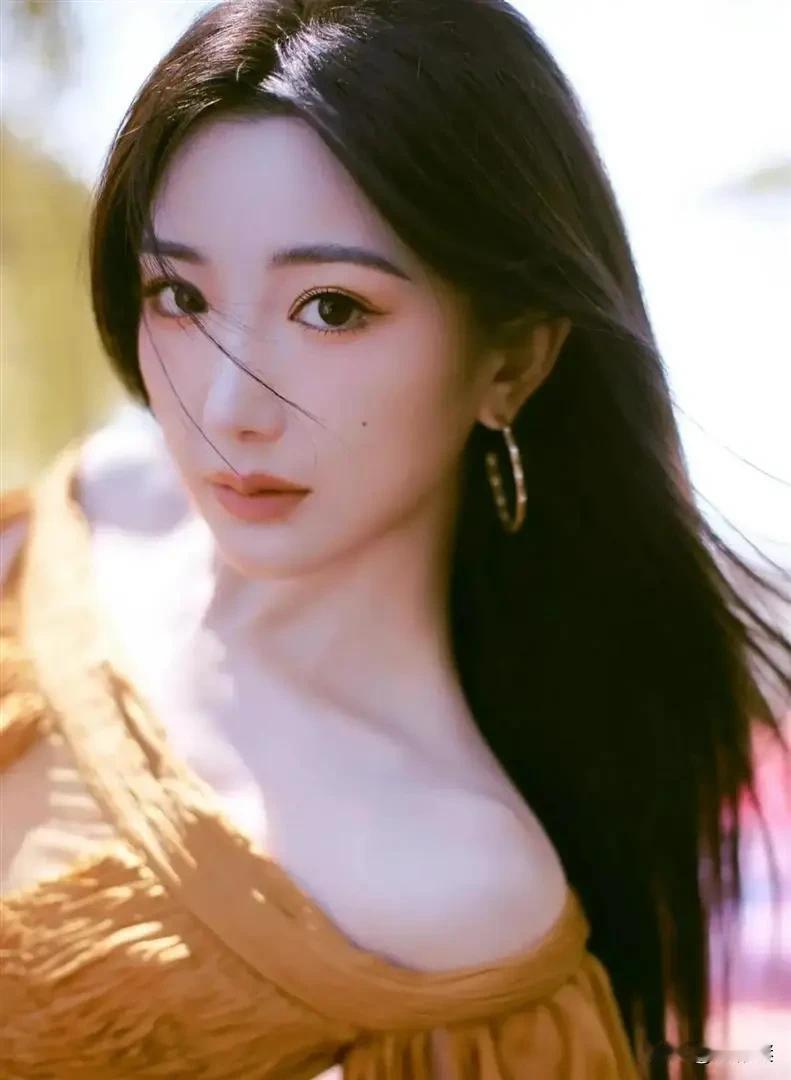 林逸，说实话，他明明已经答应了筱然的求婚，当晚饭局上怎么可能被盛主任三言两语就忽