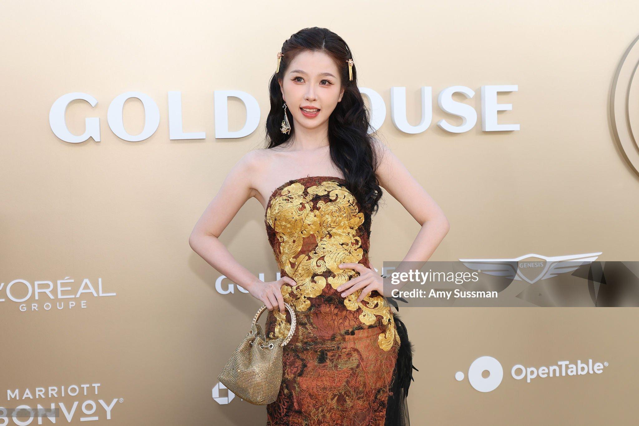 虞书欣受邀出席LAGOLDGALA，身着中国设计师LaurenceXu劳伦