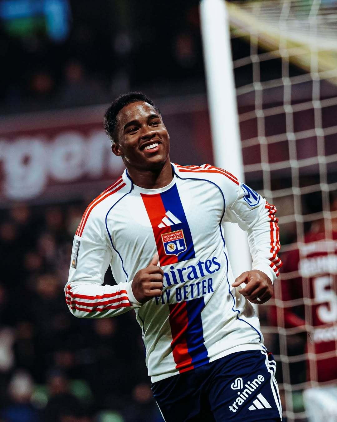 恩德里克帽子戏法！恩德里克：“上帝，真是不可思议！🙌🏿”巴斯克斯：“太棒了，