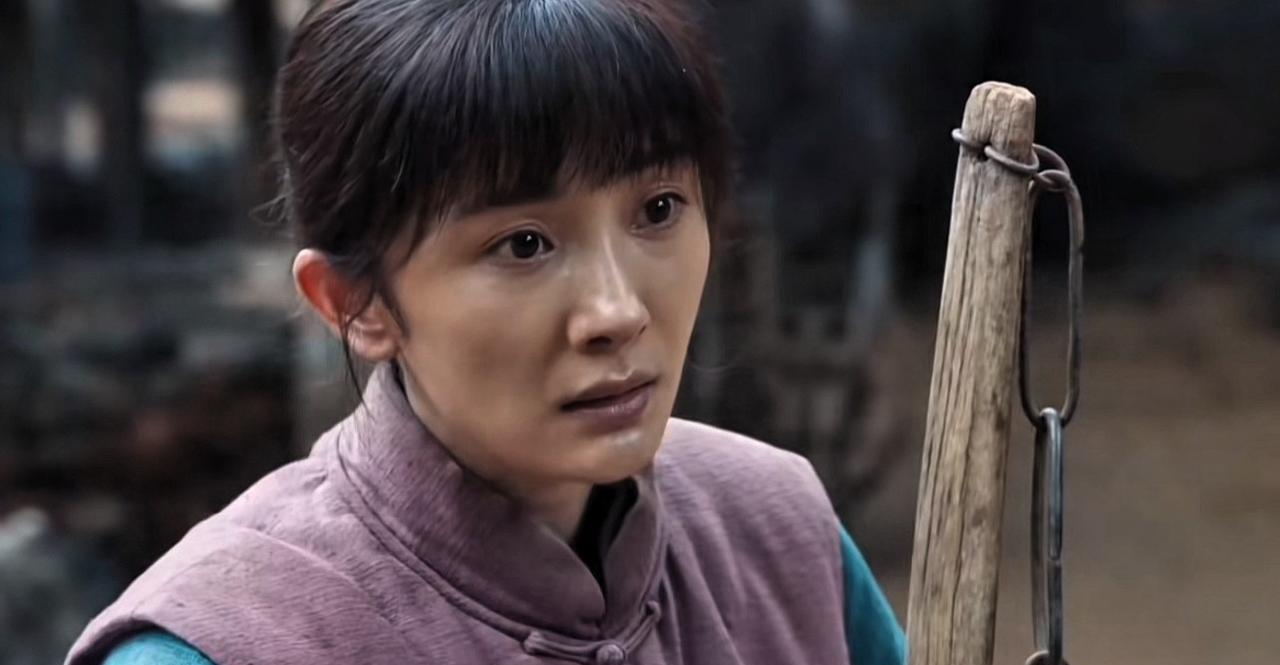 杨幂和欧豪，这是一个新奇的组合呀，挺长时间没追剧了，看看杨幂演的农村人什么