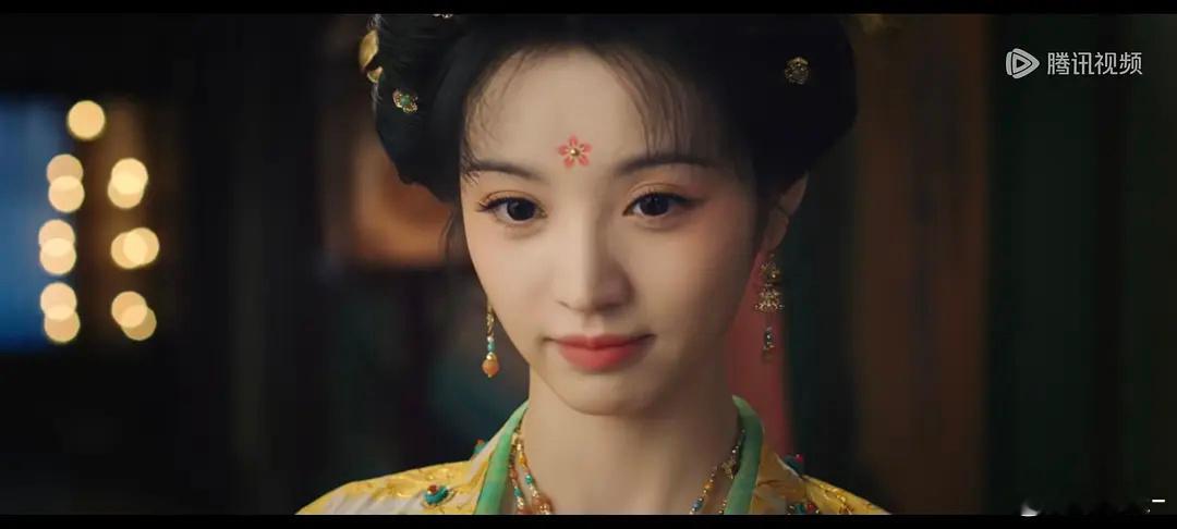 为什么现在的演员演戏这么爱戴美瞳，在看子夜归，女主眼黑比例过大看着好诡异啊！​