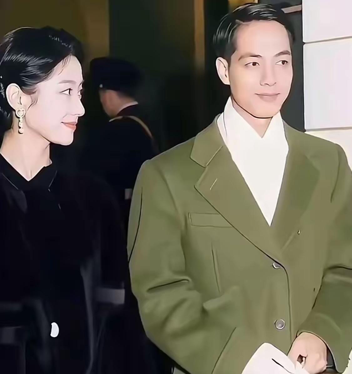 1957年诺奖颁奖礼上，李政道与妻子秦惠䇹的合影太惊艳。31岁的李政道帅气迷人，