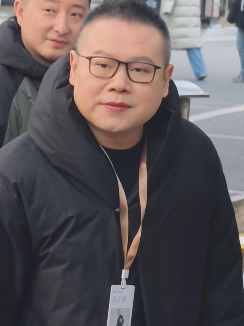 岳云鹏又要上春晚了！刚刚看到岳云鹏参加春晚彩排了，相声界真的没有人了吗？怎么年年