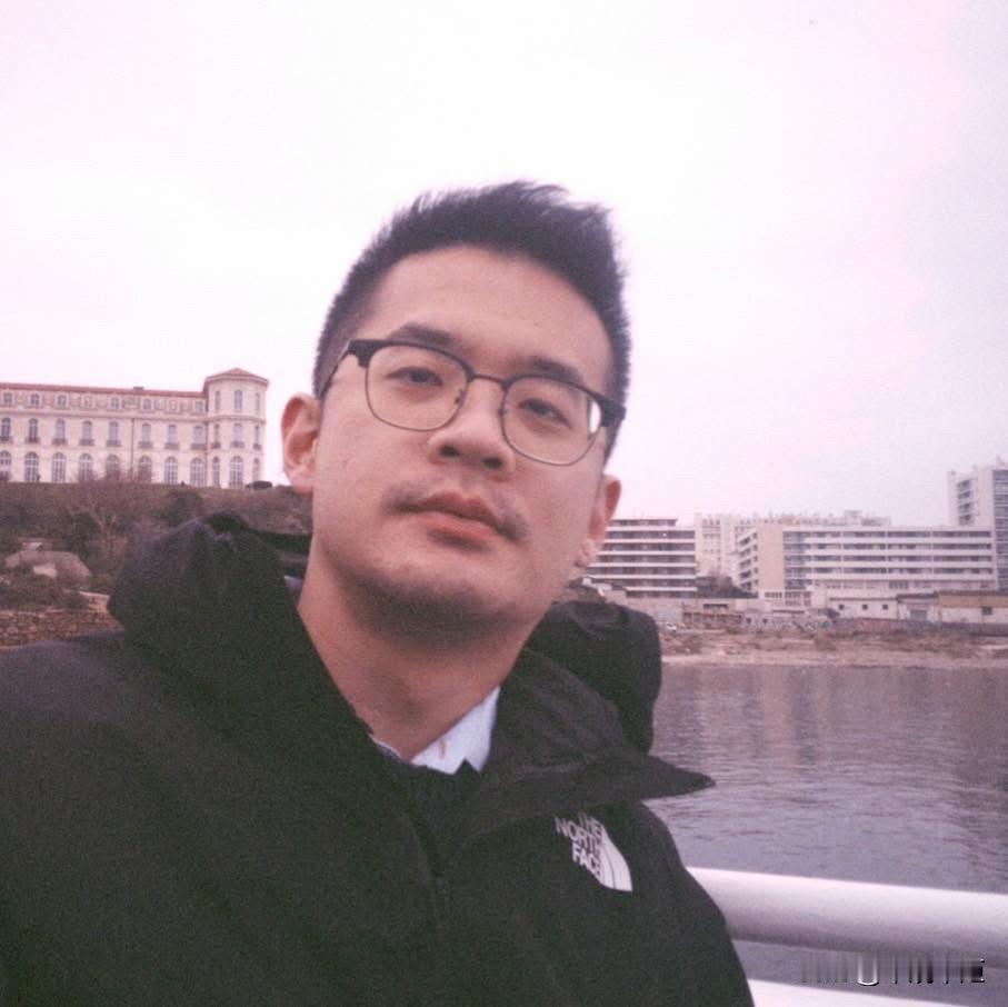 李熬之子李戡今（26日）在脸书发文叫嚣称，对岸，今年一本李敖的书都放行不了，就等
