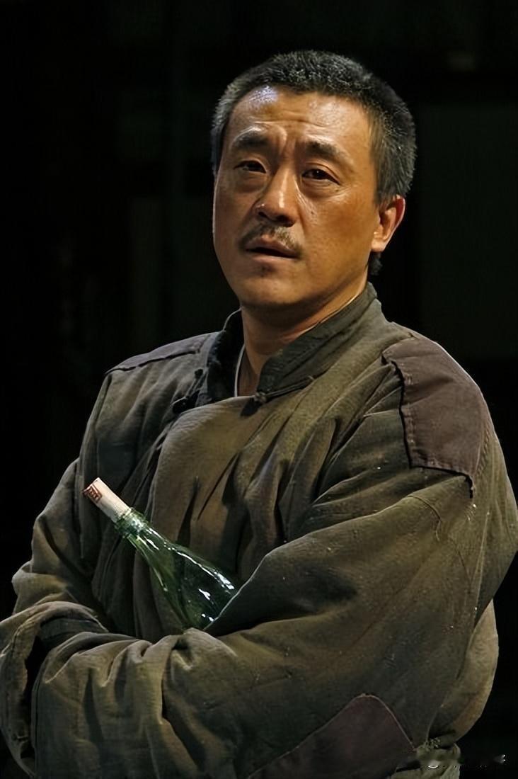 演员何冰说，我永远不跟我太太争论两件事情。第一，做饭的味道永远不争论，答案是唯一