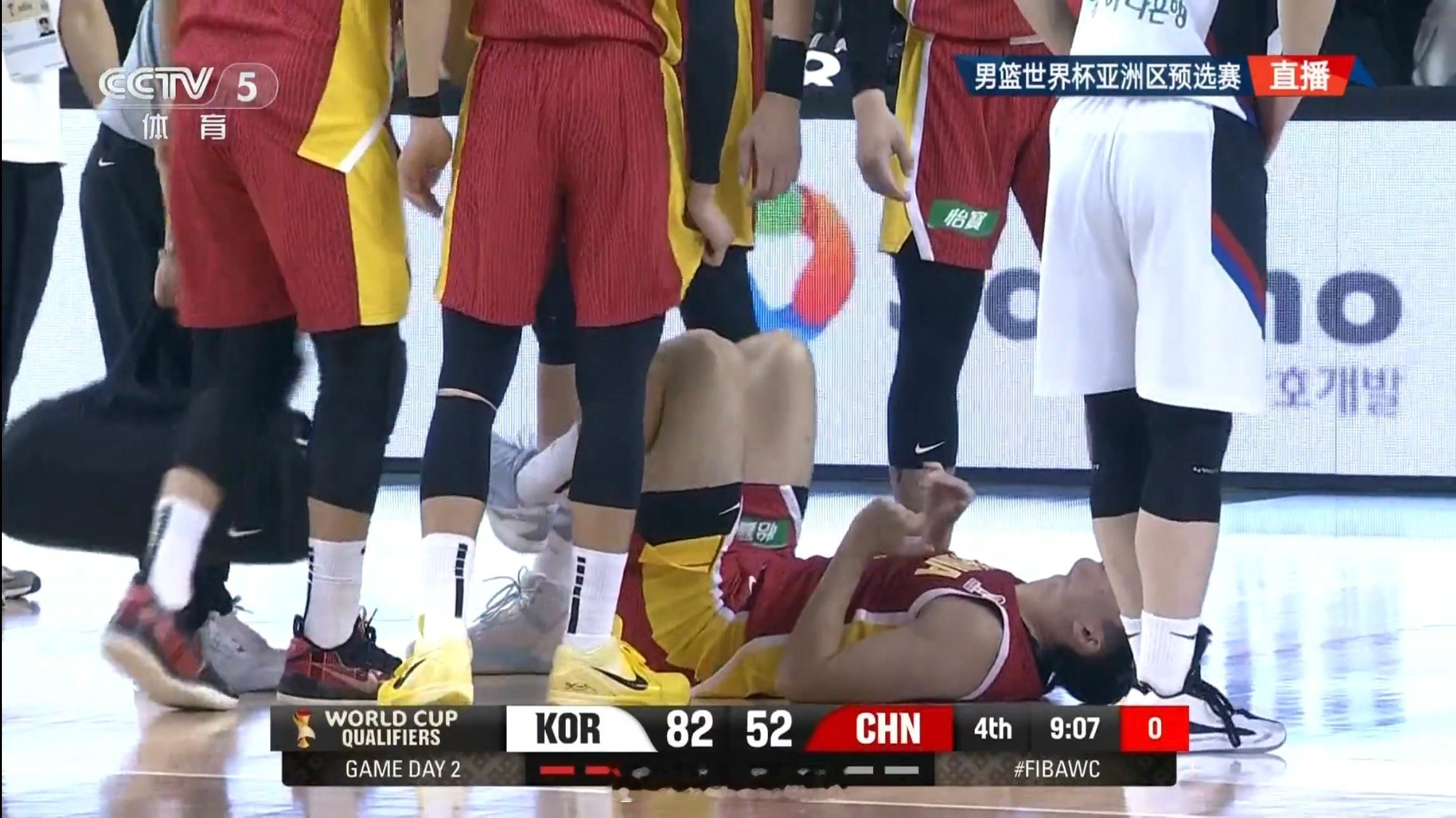 本场比赛发挥出色的程帅澎，在比赛中意外受伤，祝福程帅澎！新赛季的CBA即将开始，