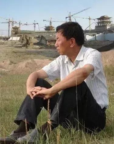 一场几十年一遇的暴雨，冲出一位市长的执政成色!一次世所罕见的大地震，震出一位校