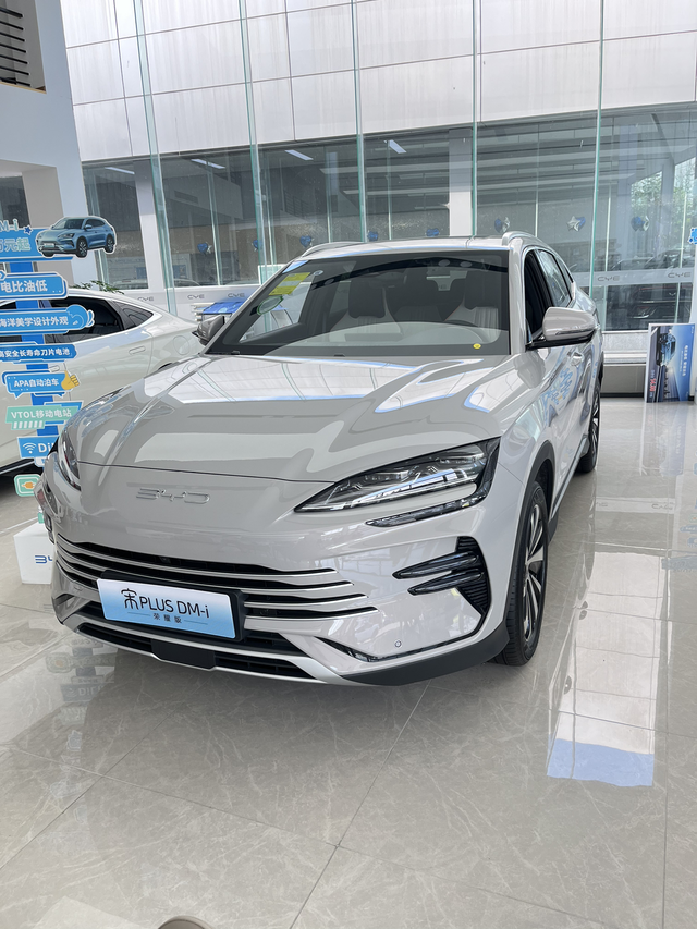 今天去店里试驾了最近想入手一款混动suv，有3款备选车型有星途瑶光CDM.