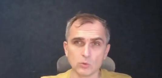 “俄军在多个战线失利。”知名主战派俄军事博主尤里·波多利亚克开始唱反调，“后勤中