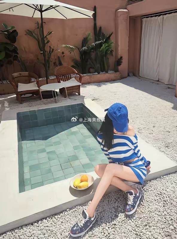 看到司晓迪最近发布的照片，终于懂了，为什么那么多男明星会喜欢她。其实她在没有大爆