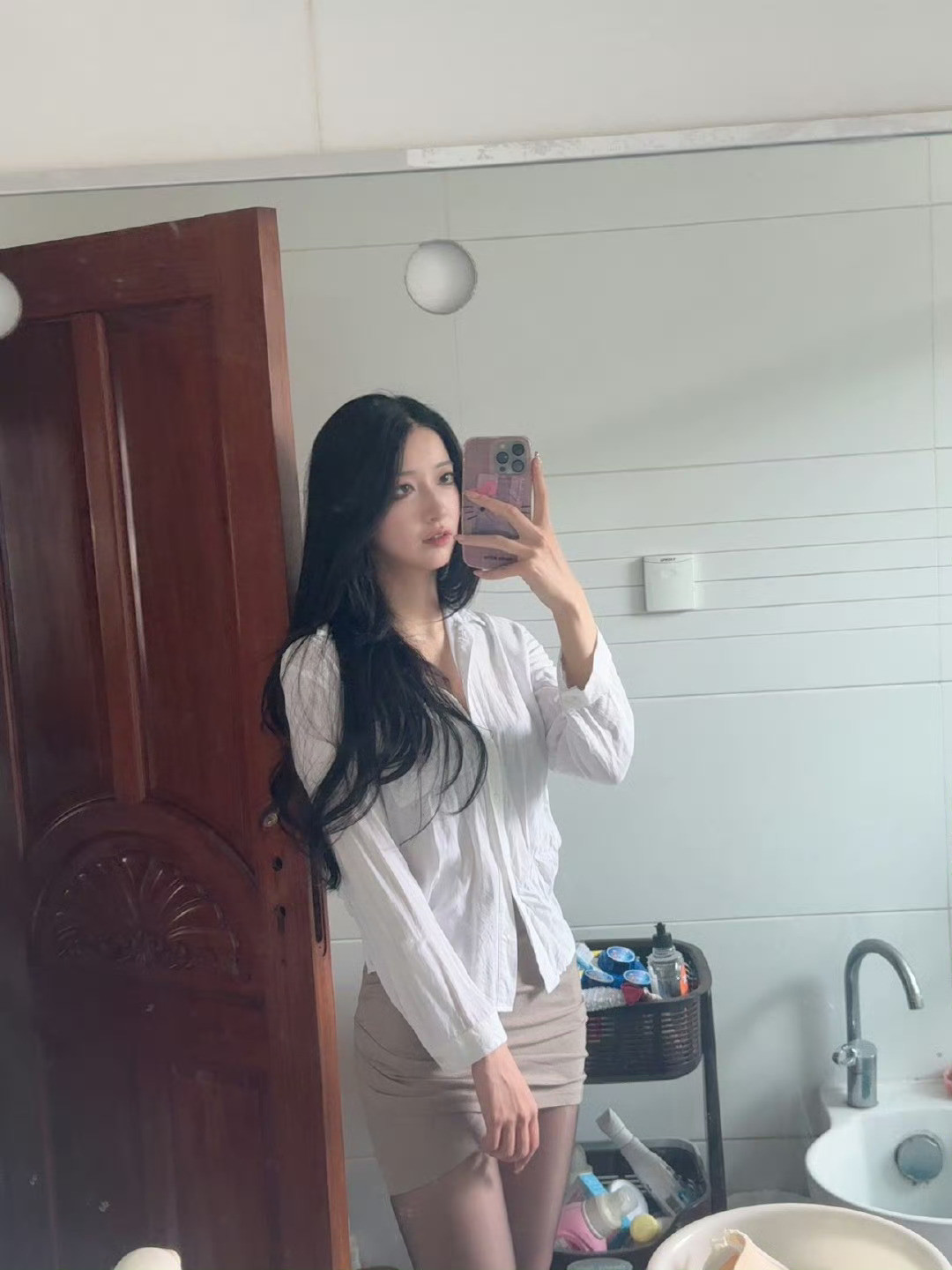 那套衣服更好看