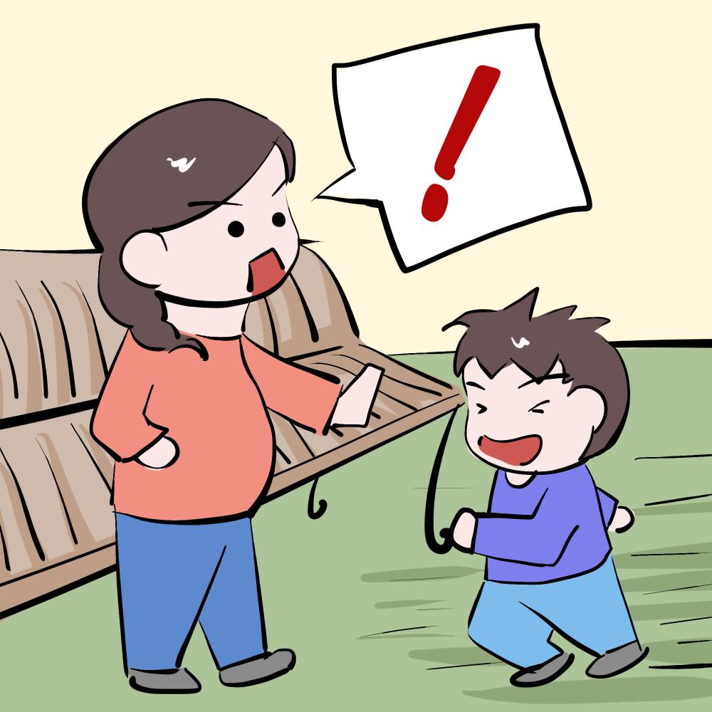 怀孕7个月孕妇被熊孩子撞到腰, 疼的坐地上哭, 孩子妈: 别想碰瓷!