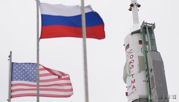 美国强占格陵兰岛，我感觉俄罗斯最开心，原因很简单，美国一旦强占了格陵兰岛，那就意