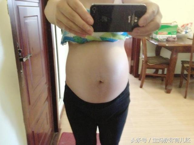 25岁孕妇阵痛5天产下女儿, 产妇刚出来, 婆婆忍不住打儿子一耳光