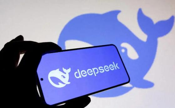 梁文锋疯了。DeepSeek刚融完资，钱还没捂热，他就全砸进了内蒙古一座小城