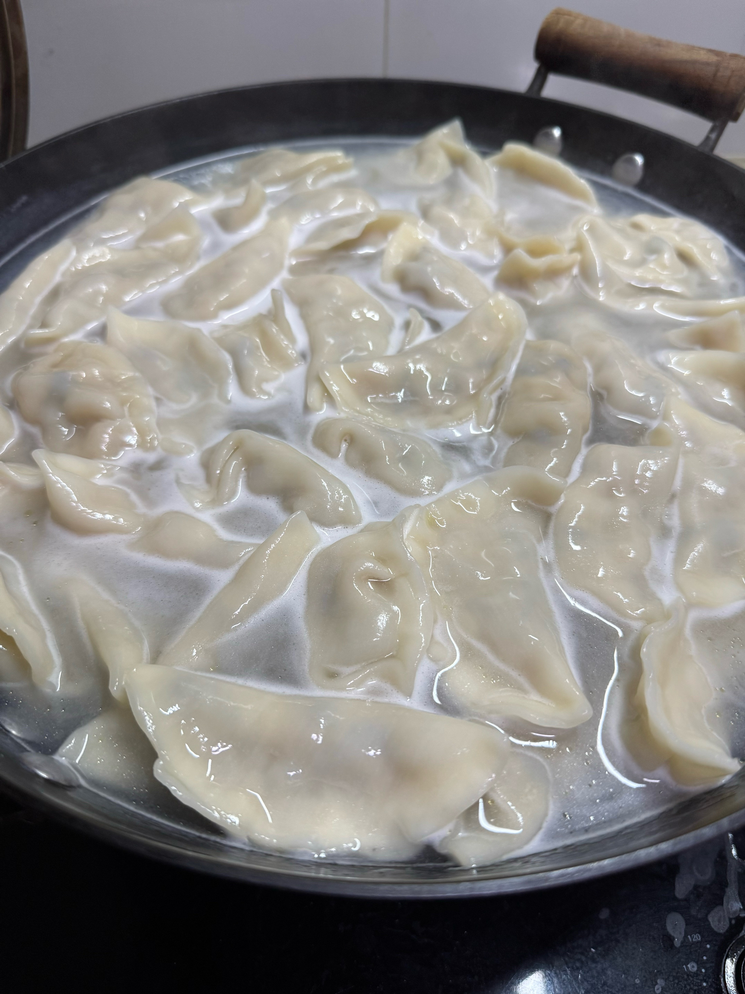 希望明晚也能吃顿饺子