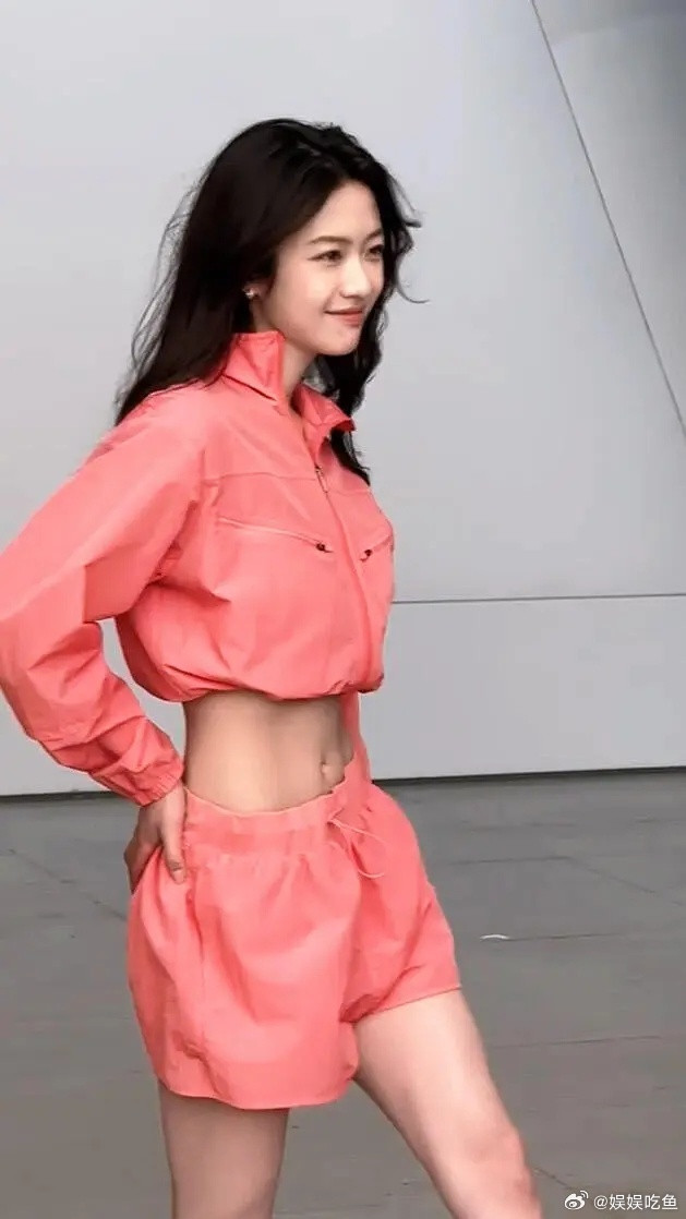 向涵之怎么瘦成这个样子了