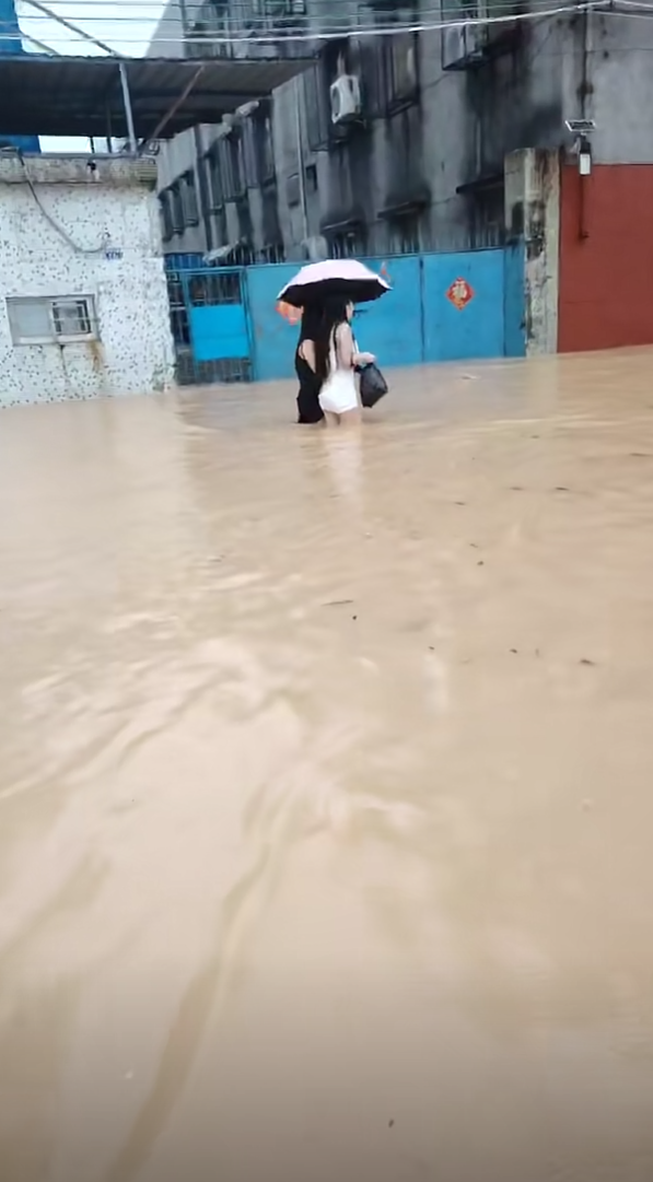 这水这么脏，会长什么病？