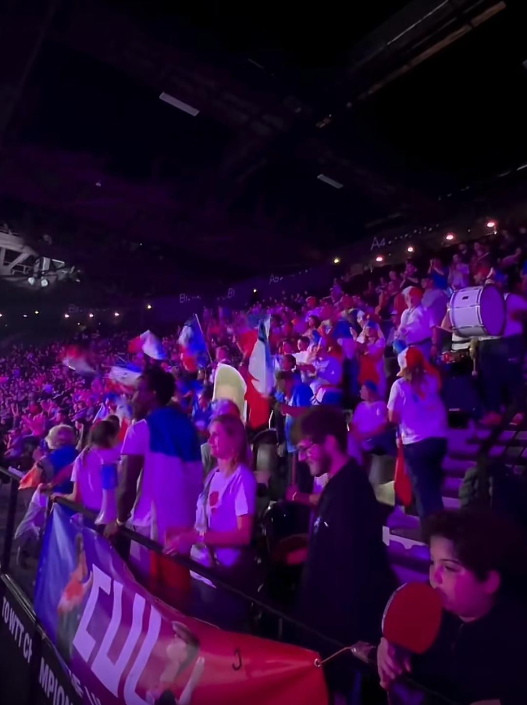 蒙彼利埃主场，这氛围对东道主来说，真是太理想了，球迷不仅可以大喊大叫，还会使用鼓