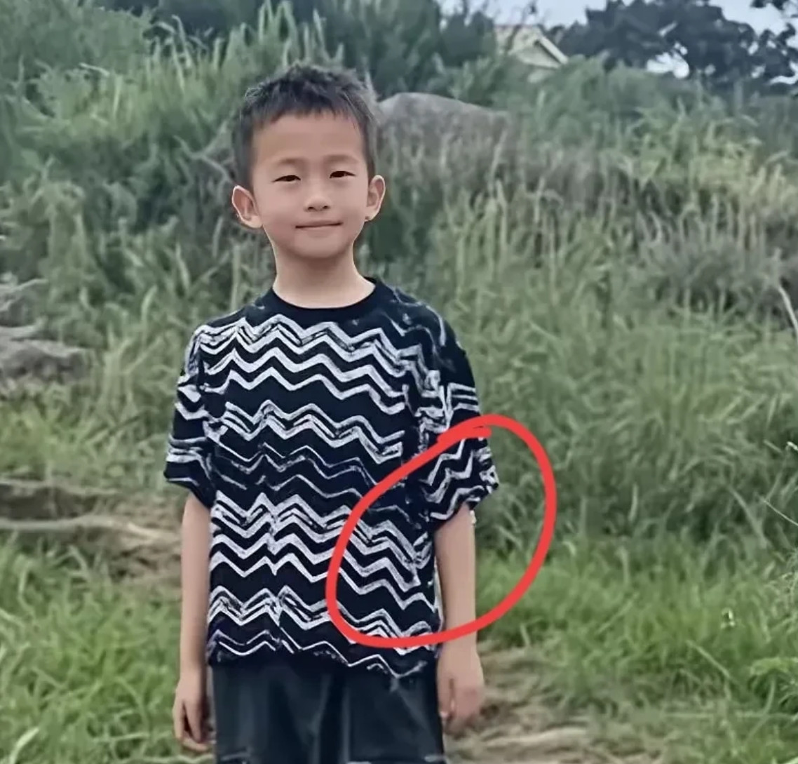 莆田爬山走丢的小男孩8岁，据了解是幼儿园大班的学生，8岁幼儿园大班，不觉得很奇