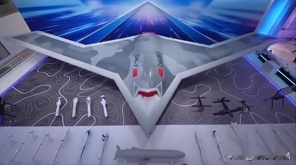 又一款无人战机首飞，彩虹-7闪亮登场！这可是我国新型高空高速长航时无人机。