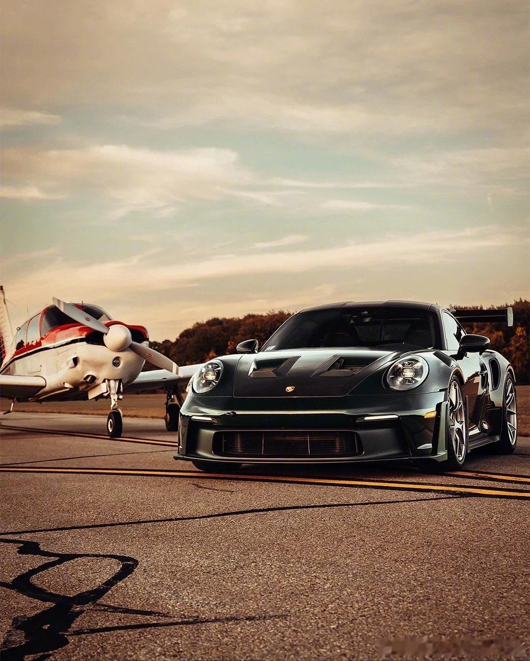 保时捷992GT3RS，黑武士太酷辣​​​