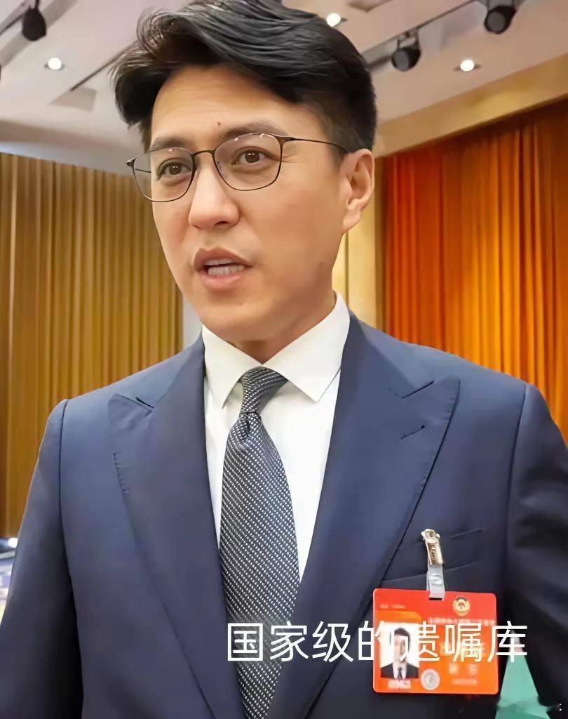 惊！两会靳东提案竟让无数家庭破防！他直言我国3亿多60岁老人，若国家能像查户口一