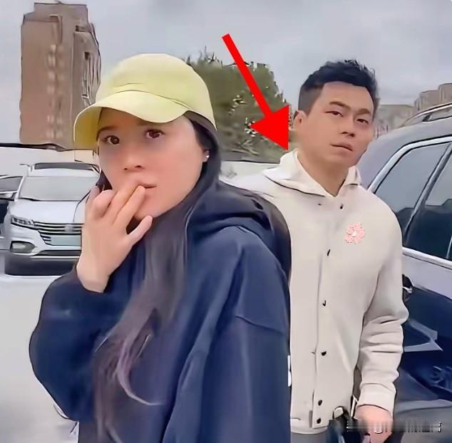 现在好了，全网都知道了有妇之夫带小三去产检还被原配抓了正着许晟骜身为国内