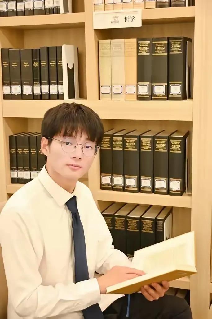 本科差11分上郑大，4年成博导？网友质疑：这合理吗？最近一条关于某“速成博导”