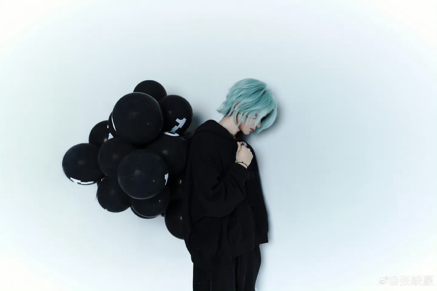 是没见过的发色张峻豪薄荷绿发色