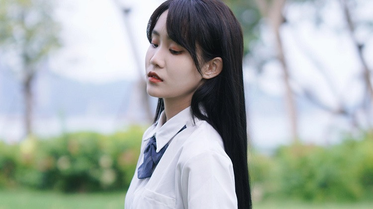 和女人交往，若是发现她不回消息了，第一时间要保持冷静。毕竟，你冲动行事，连续追