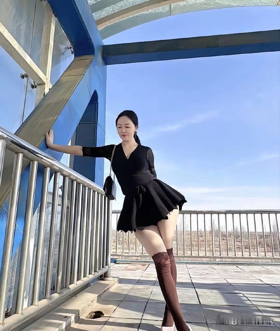 你能信丈母娘今年五十了吗[呲牙笑]