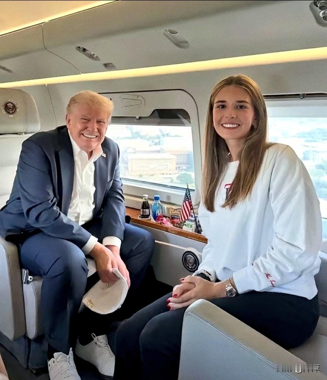 从特朗普孙女的脸上仿佛看到了小时候的伊万卡，侄女长的像姑姑也是没说的。