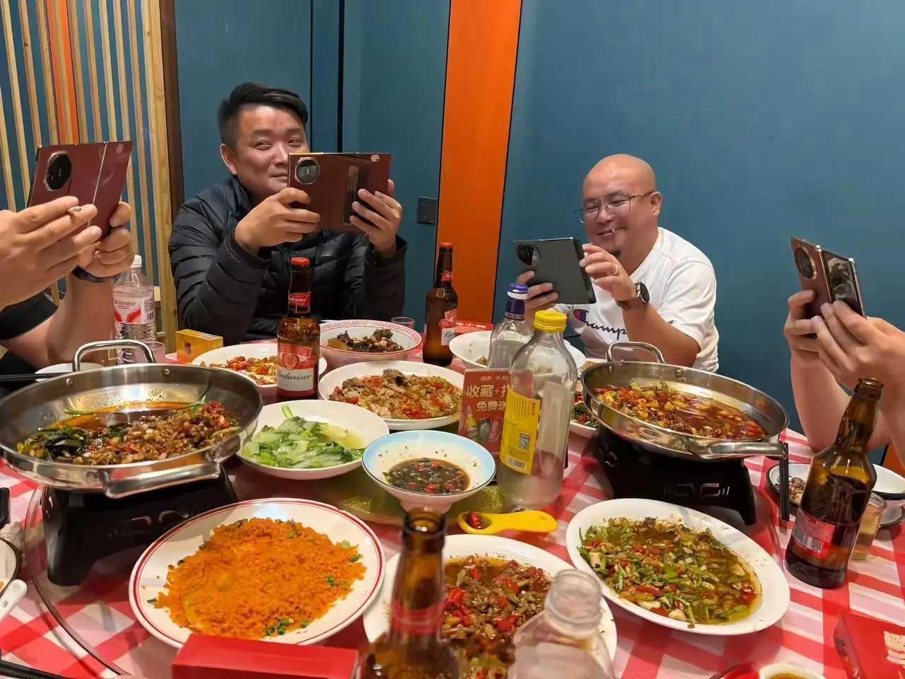 现在人手都是三折叠吗